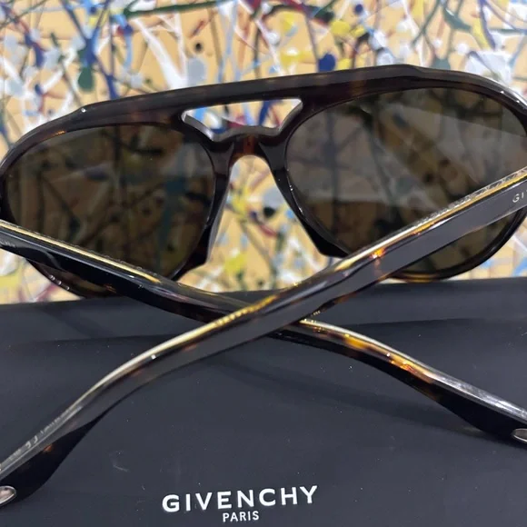NWOT! GIVENCHY ⚜️ Aviator Sunglasses - Picture 5 of 8